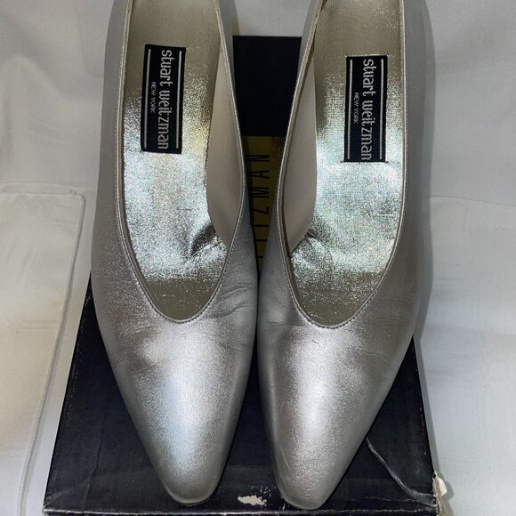 Stuart Weitzman Cornich Silver Satinato Kid; Silver; Pointed Toe Pump; 9 AA - Picture 4 of 4